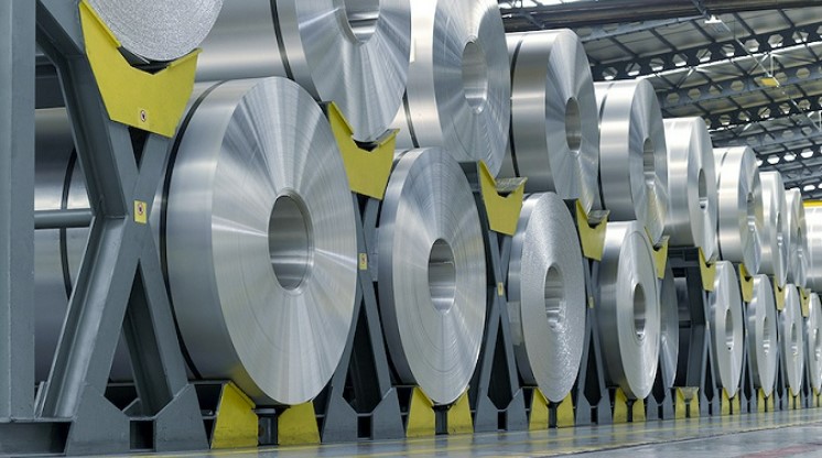 Descubre cómo la adquisición de una subsidiaria de Flandria por parte de Exlabesa refuerza su posición en el mercado del aluminio, impulsando la producción baja en carbono y la innovación industrial.